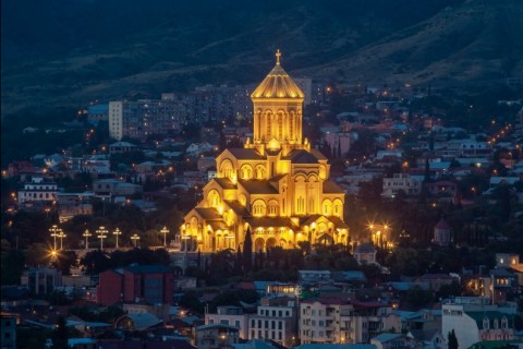 В ОБЪЯТИЯХ СОЛНЕЧНОГО БАТУМИ (ПРИЛЕТ В БАТУМИ)